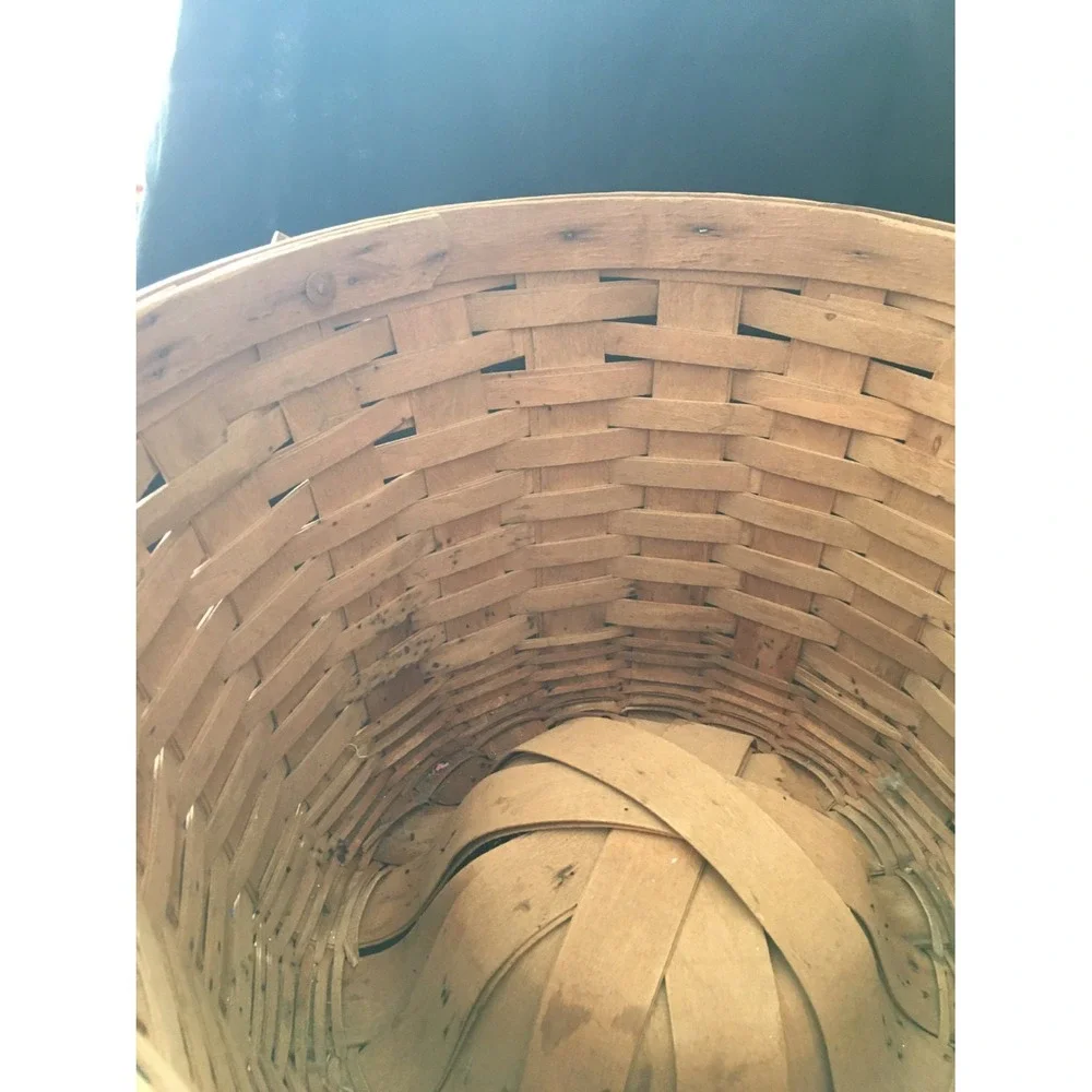 Longaberger 1986 Vintage country apple basket, collectible Made in USA